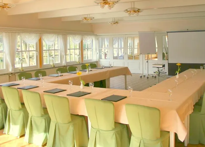 호텔 Forsthaus Seebergen Lutjensee